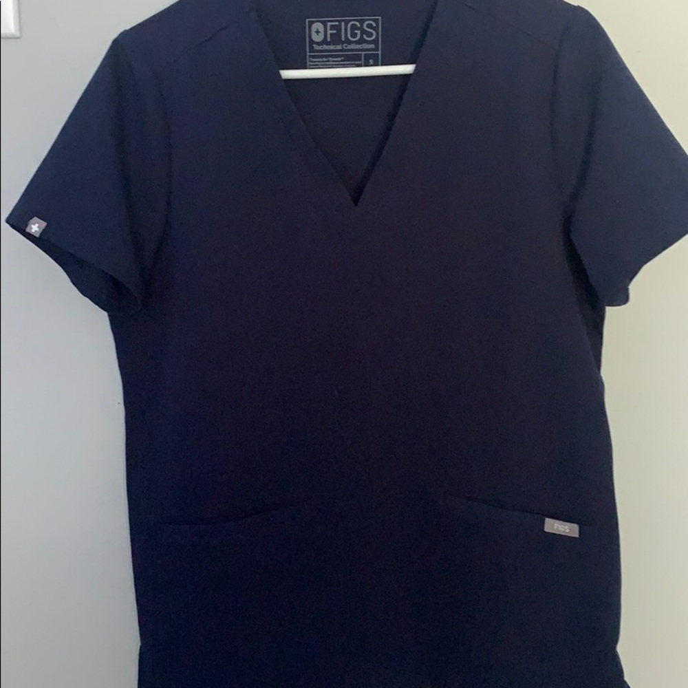 Figs Navy Casma Three Pocket Scrub Top
